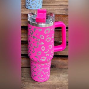 Hot Pink Leopard 40 oz tumbler
